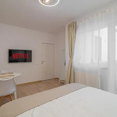 Stylish Studio Near Parliament Palace & Cathedral - By Happy Guest-3